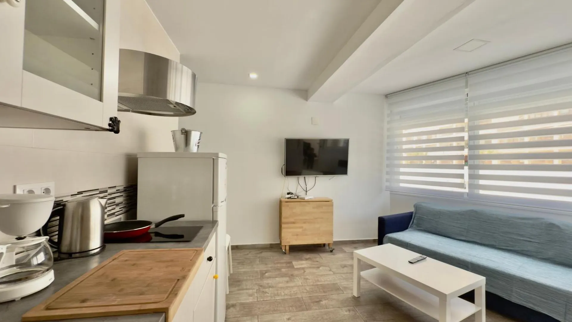公寓 A6- Carihuela Los Nidos Beach 2 Hab, Wifi, Terraza 托雷莫利诺斯